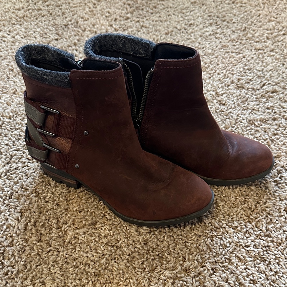 Sorel Dark Brown Ankle Boots with Buckle and Zipper Oiled Leather Lolla Sz 7